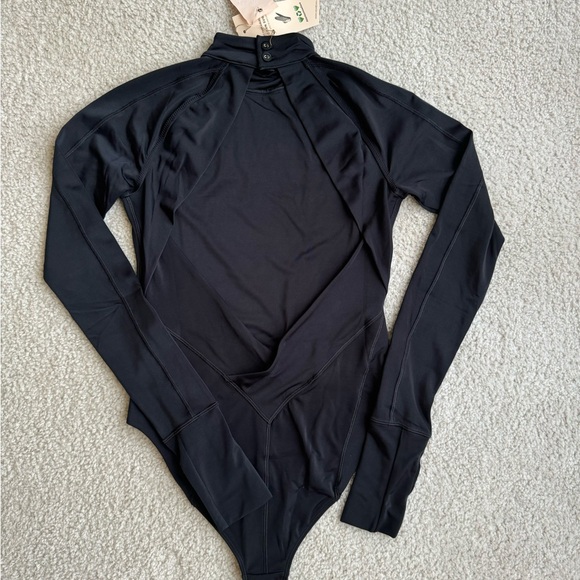 We are "HOT AS HELL" (HAH) by Free People Gloves off Rashguard - Picture 8 of 12